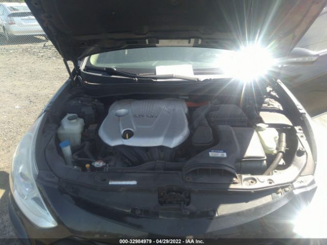 Photo 9 VIN: KMHEC4A4XBA009352 - HYUNDAI SONATA 