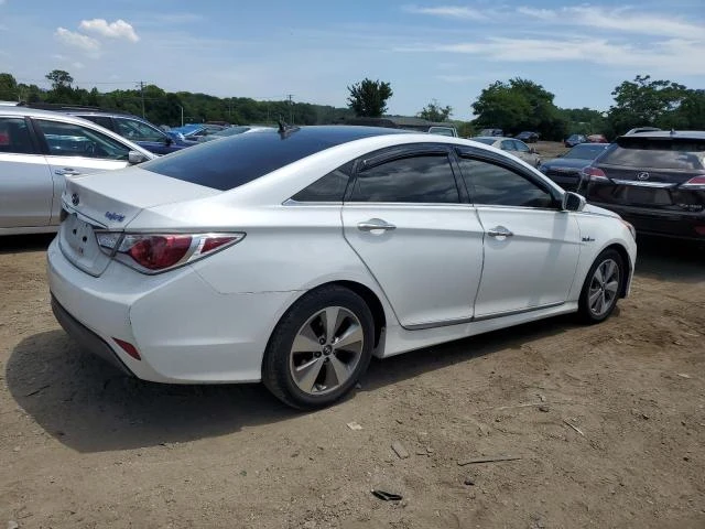 Photo 2 VIN: KMHEC4A4XBA010775 - HYUNDAI SONATA HYB 