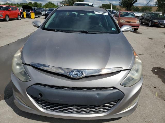 Photo 4 VIN: KMHEC4A4XCA027075 - HYUNDAI SONATA HYB 