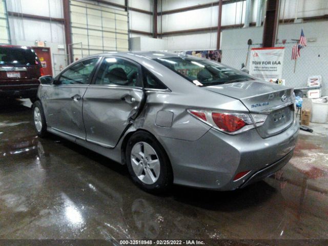 Photo 2 VIN: KMHEC4A4XCA030669 - HYUNDAI SONATA 