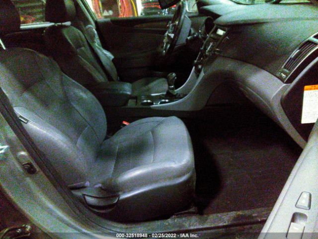 Photo 4 VIN: KMHEC4A4XCA030669 - HYUNDAI SONATA 