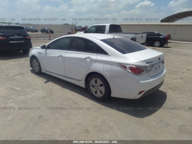 Photo 2 VIN: KMHEC4A4XCA034690 - HYUNDAI SONATA 