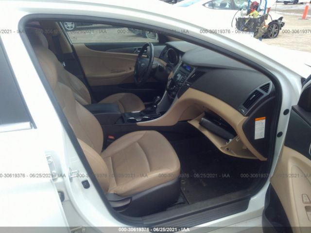 Photo 4 VIN: KMHEC4A4XCA034690 - HYUNDAI SONATA 