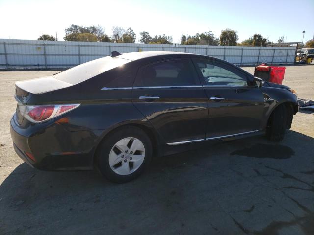 Photo 2 VIN: KMHEC4A4XCA036200 - HYUNDAI SONATA HYB 