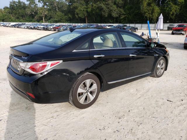 Photo 2 VIN: KMHEC4A4XCA054423 - HYUNDAI SONATA 