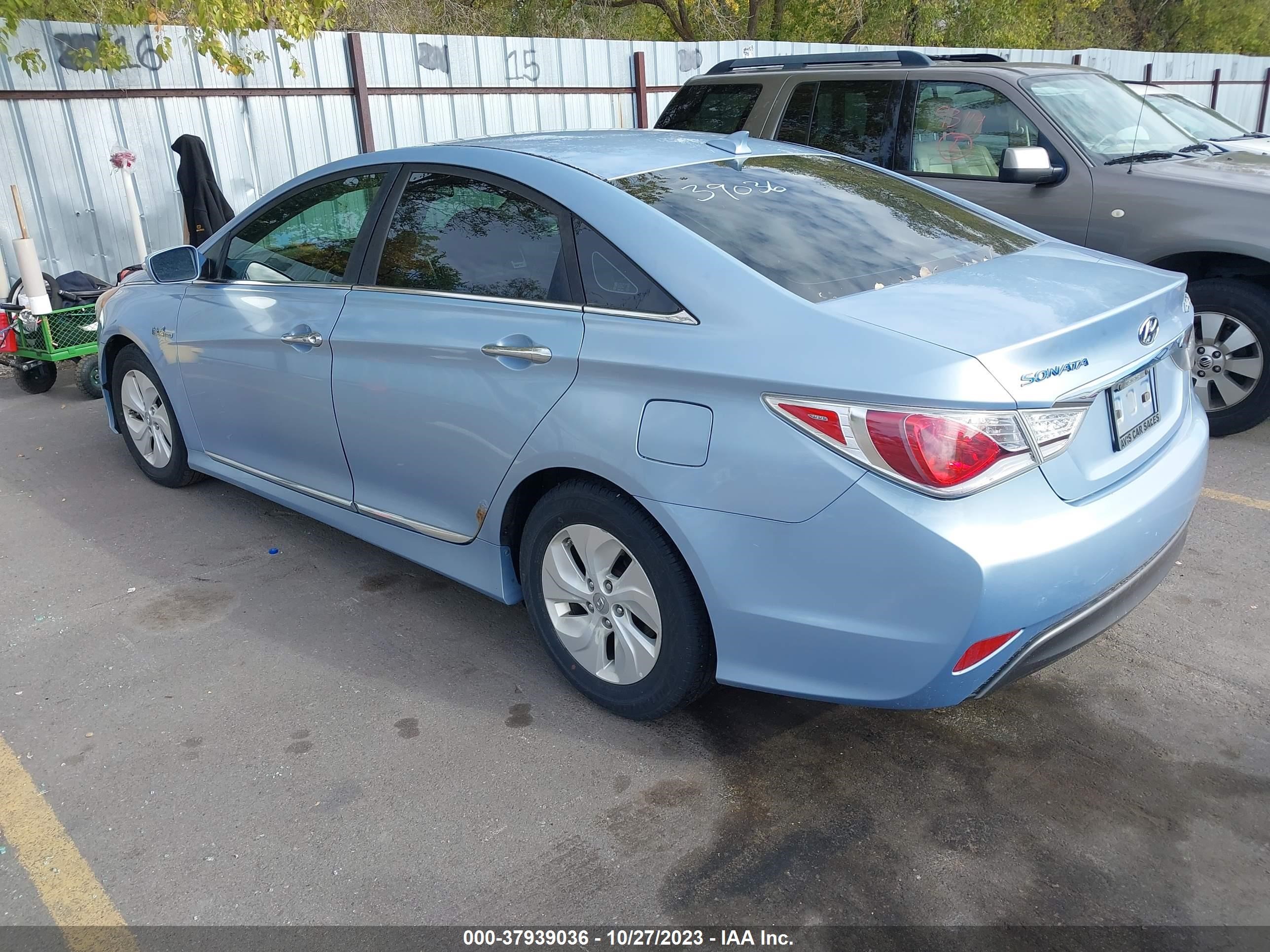 Photo 2 VIN: KMHEC4A4XDA077007 - HYUNDAI SONATA 