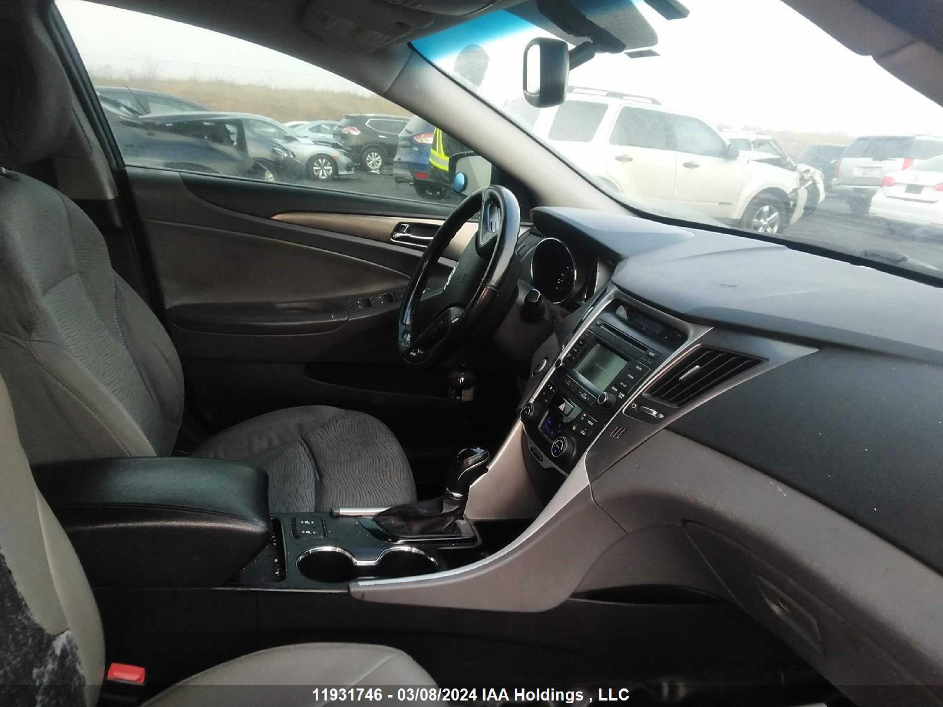 Photo 4 VIN: KMHEC4A4XFA127701 - HYUNDAI SONATA 