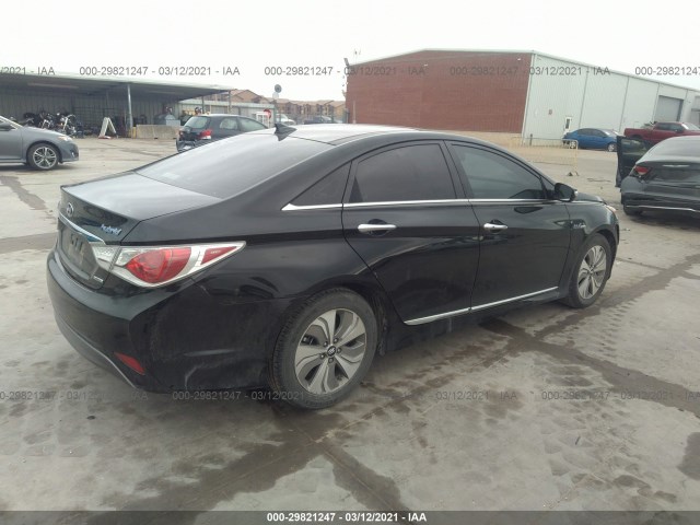 Photo 3 VIN: KMHEC4A4XFA136818 - HYUNDAI SONATA 