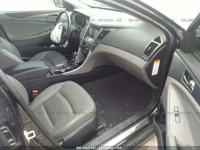 Photo 4 VIN: KMHEC4A4XFA136818 - HYUNDAI SONATA 