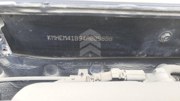 Photo 4 VIN: KMHEM41B94A009888 - HYUNDAI SONATA 