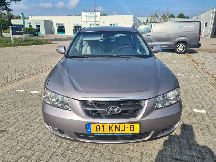 Photo 10 VIN: KMHEU41VP6A208928 - HYUNDAI SONATA 