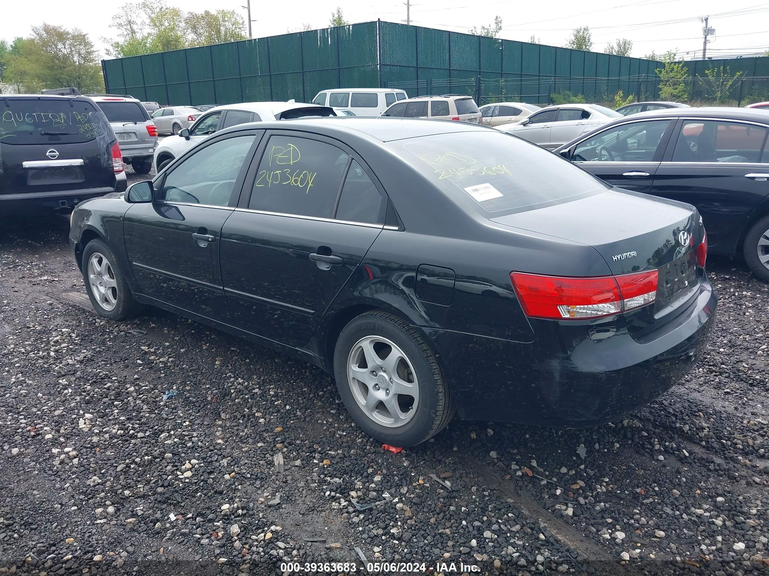 Photo 2 VIN: KMHEU46C06A131172 - HYUNDAI SONATA 