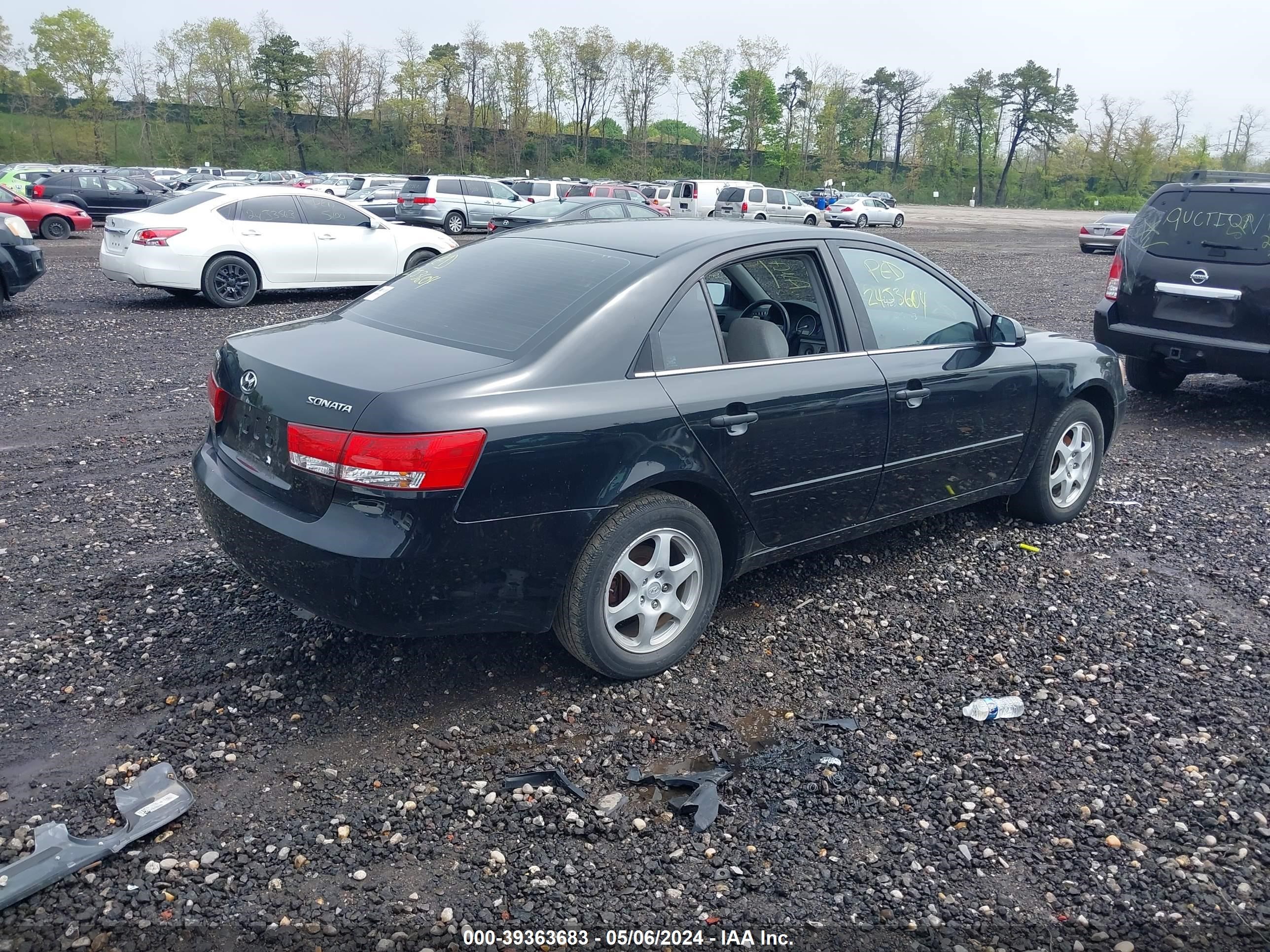 Photo 3 VIN: KMHEU46C06A131172 - HYUNDAI SONATA 