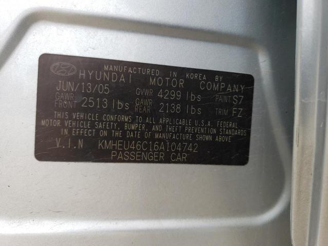 Photo 12 VIN: KMHEU46C16A104742 - HYUNDAI SONATA 