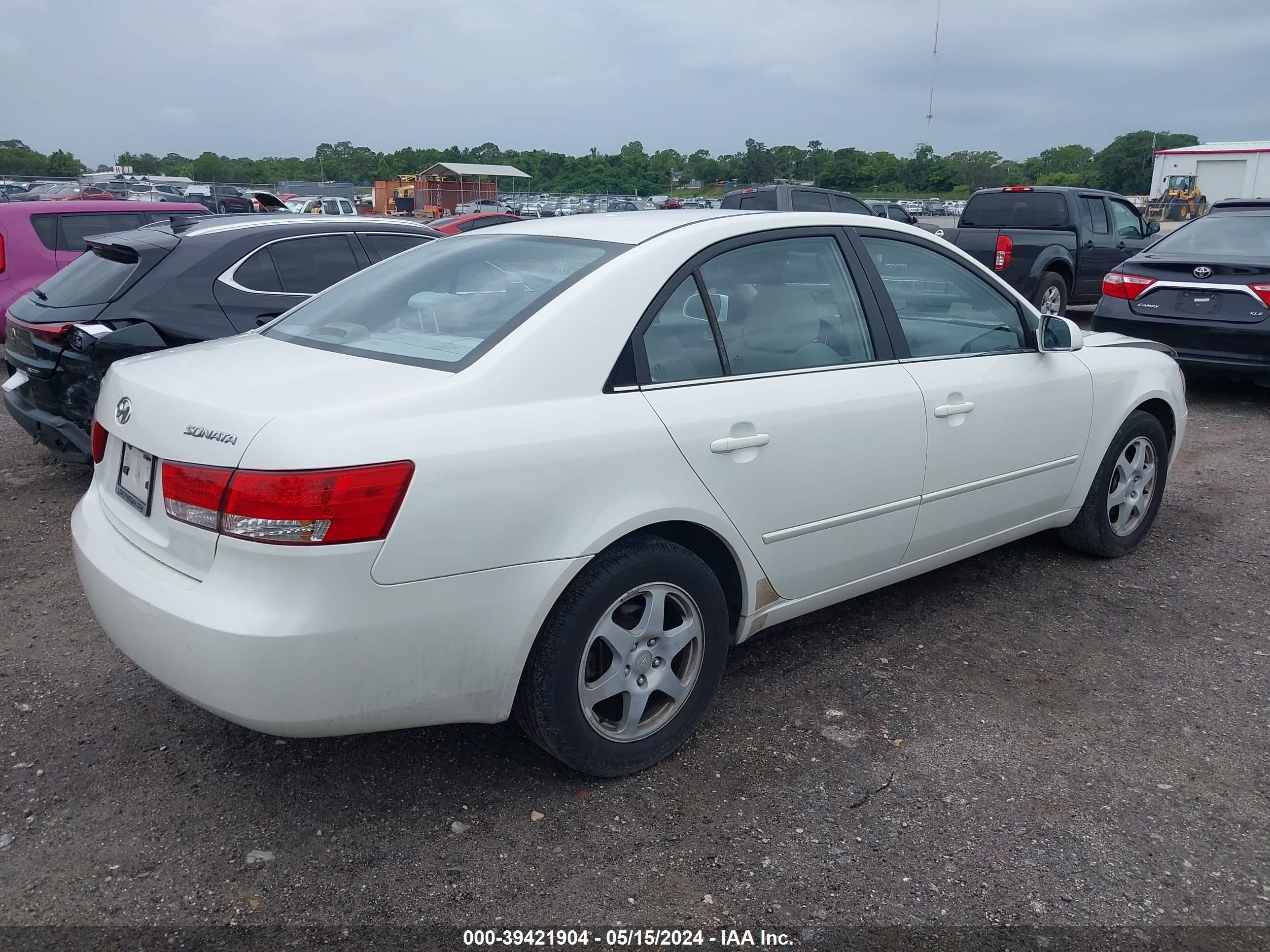 Photo 3 VIN: KMHEU46C76A108696 - HYUNDAI SONATA 