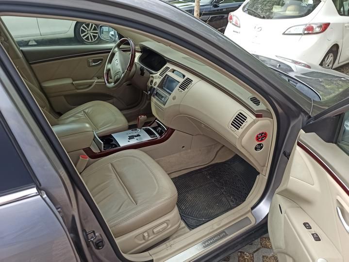 Photo 10 VIN: KMHFC41DP6A025190 - HYUNDAI GRANDEUR CITY CAR 