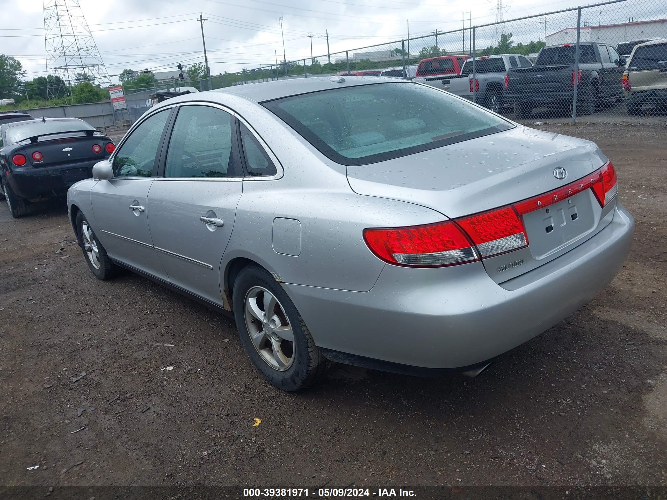 Photo 2 VIN: KMHFC46D97A226265 - HYUNDAI AZERA 