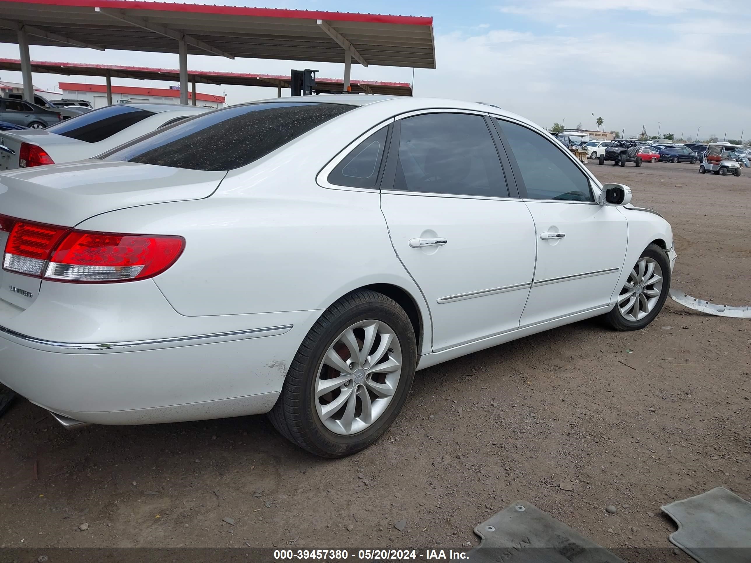 Photo 3 VIN: KMHFC46F07A199393 - HYUNDAI AZERA 