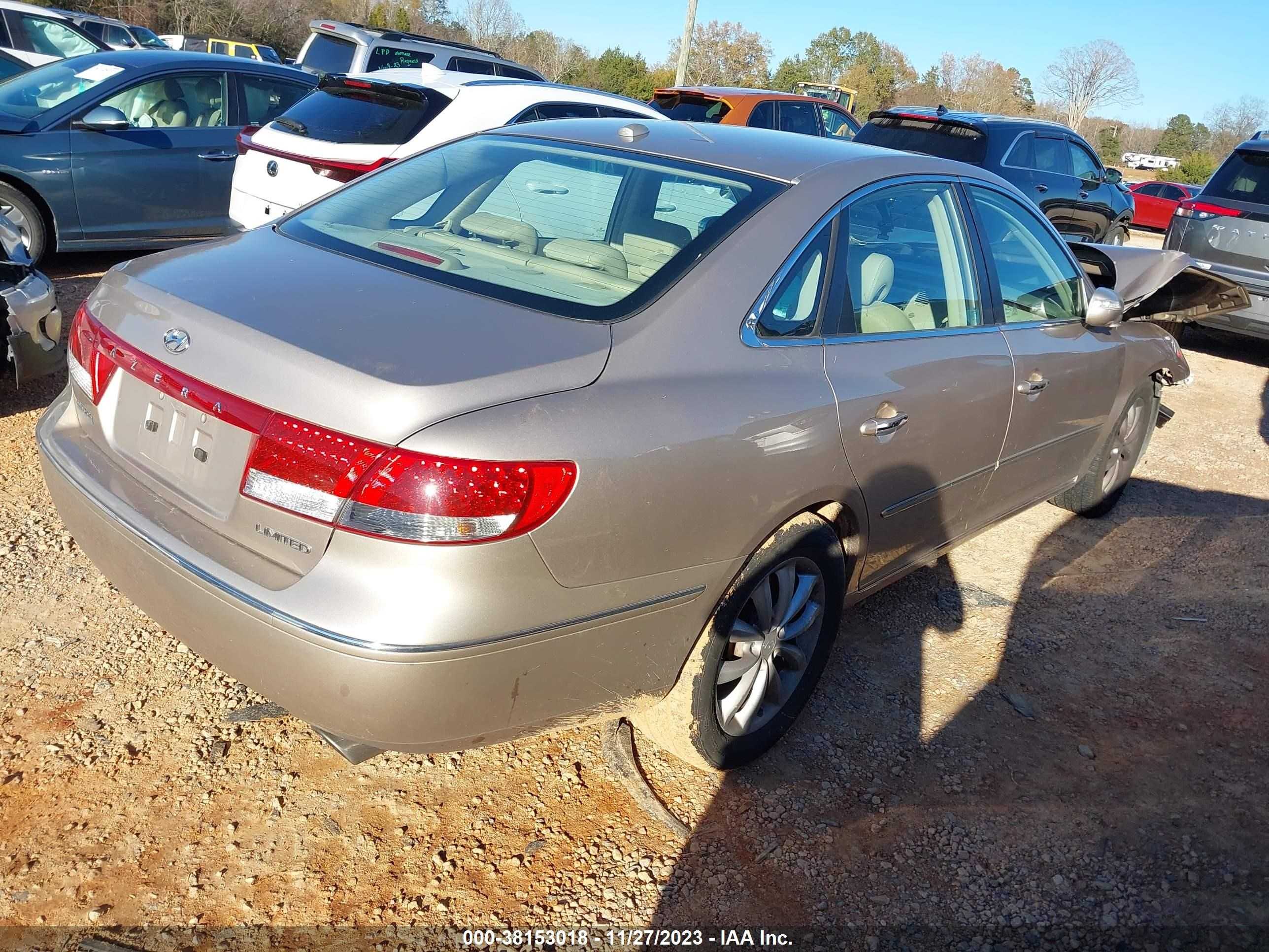 Photo 3 VIN: KMHFC46F07A240105 - HYUNDAI AZERA 