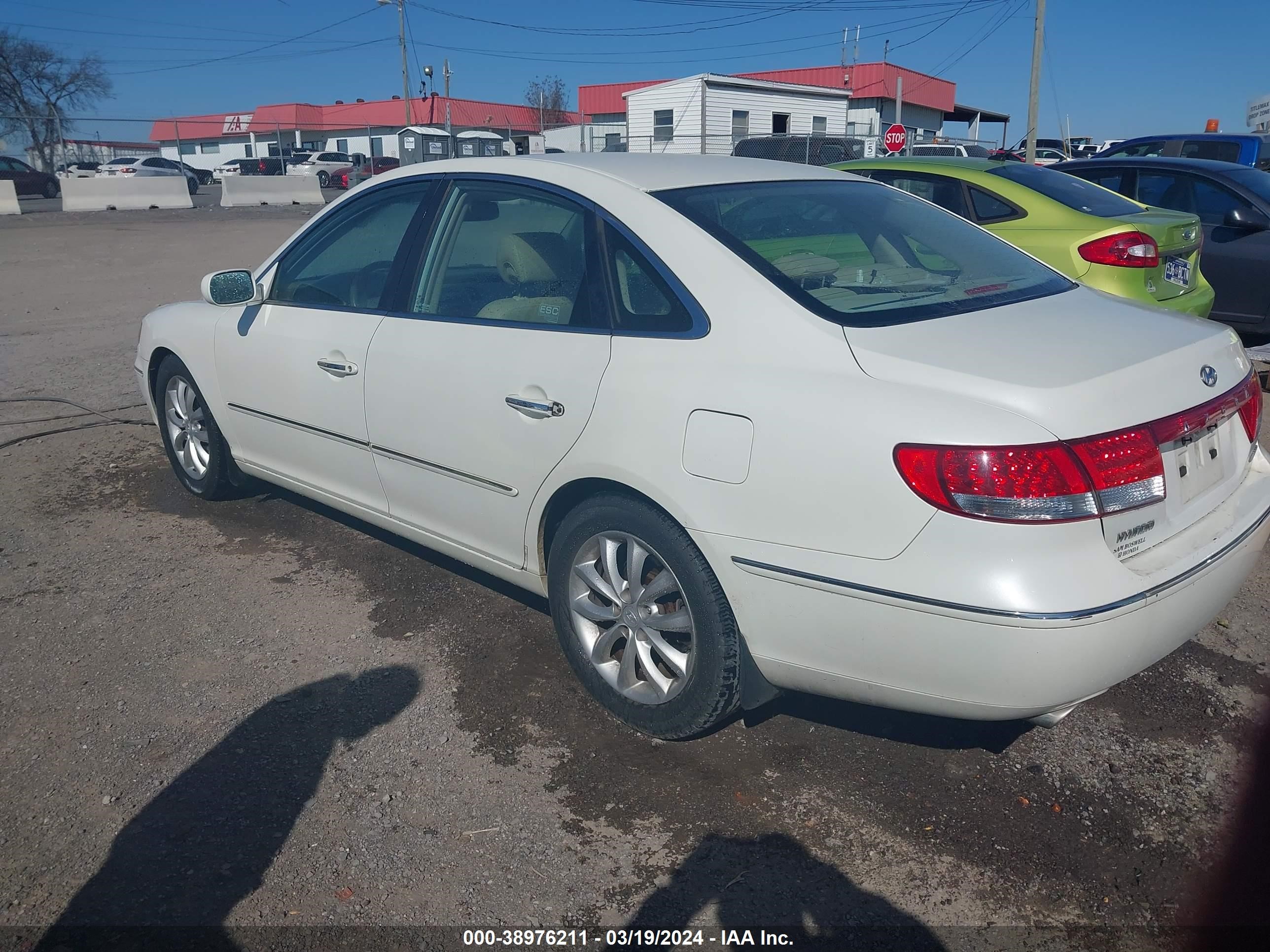 Photo 2 VIN: KMHFC46F26A116660 - HYUNDAI AZERA 