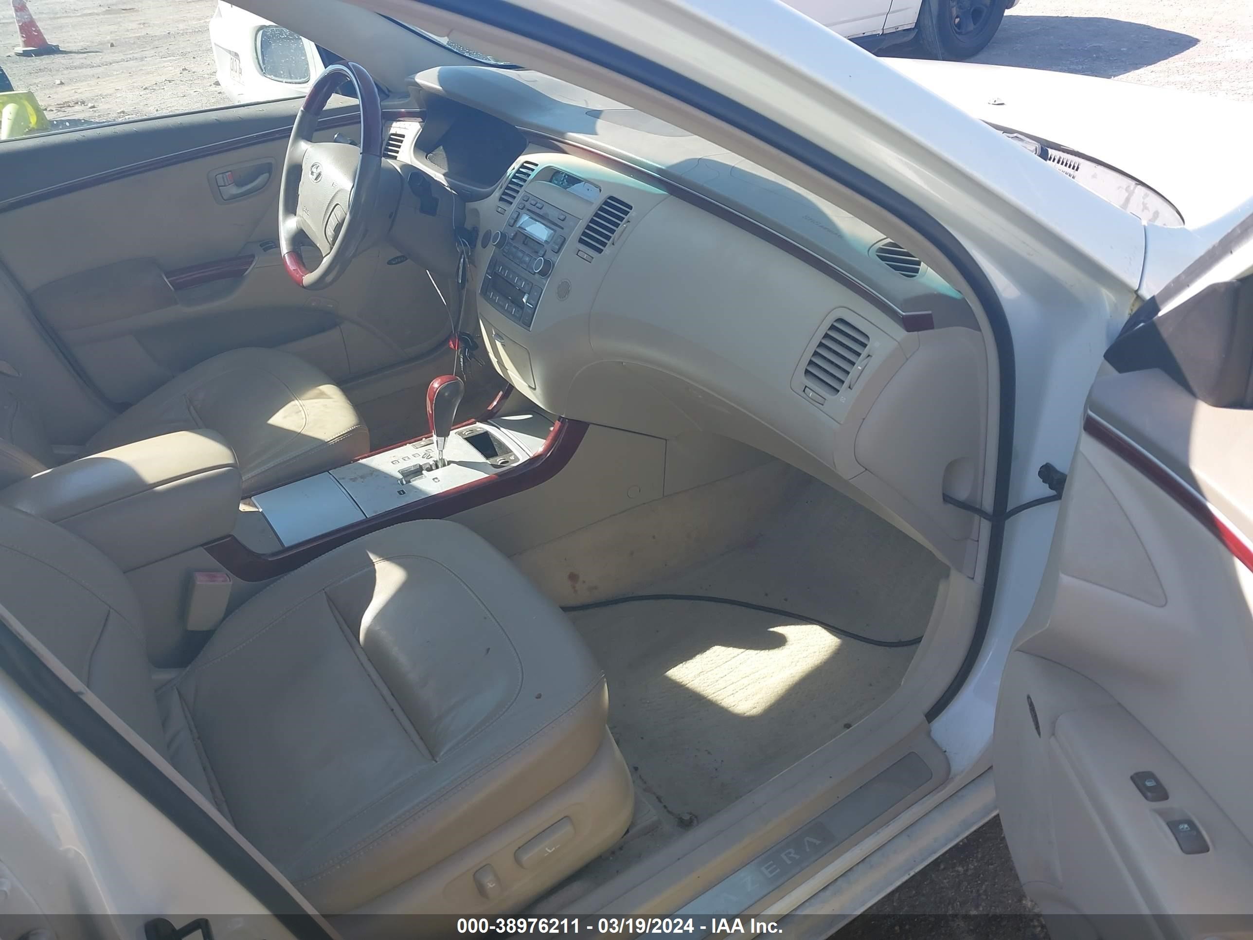 Photo 4 VIN: KMHFC46F26A116660 - HYUNDAI AZERA 