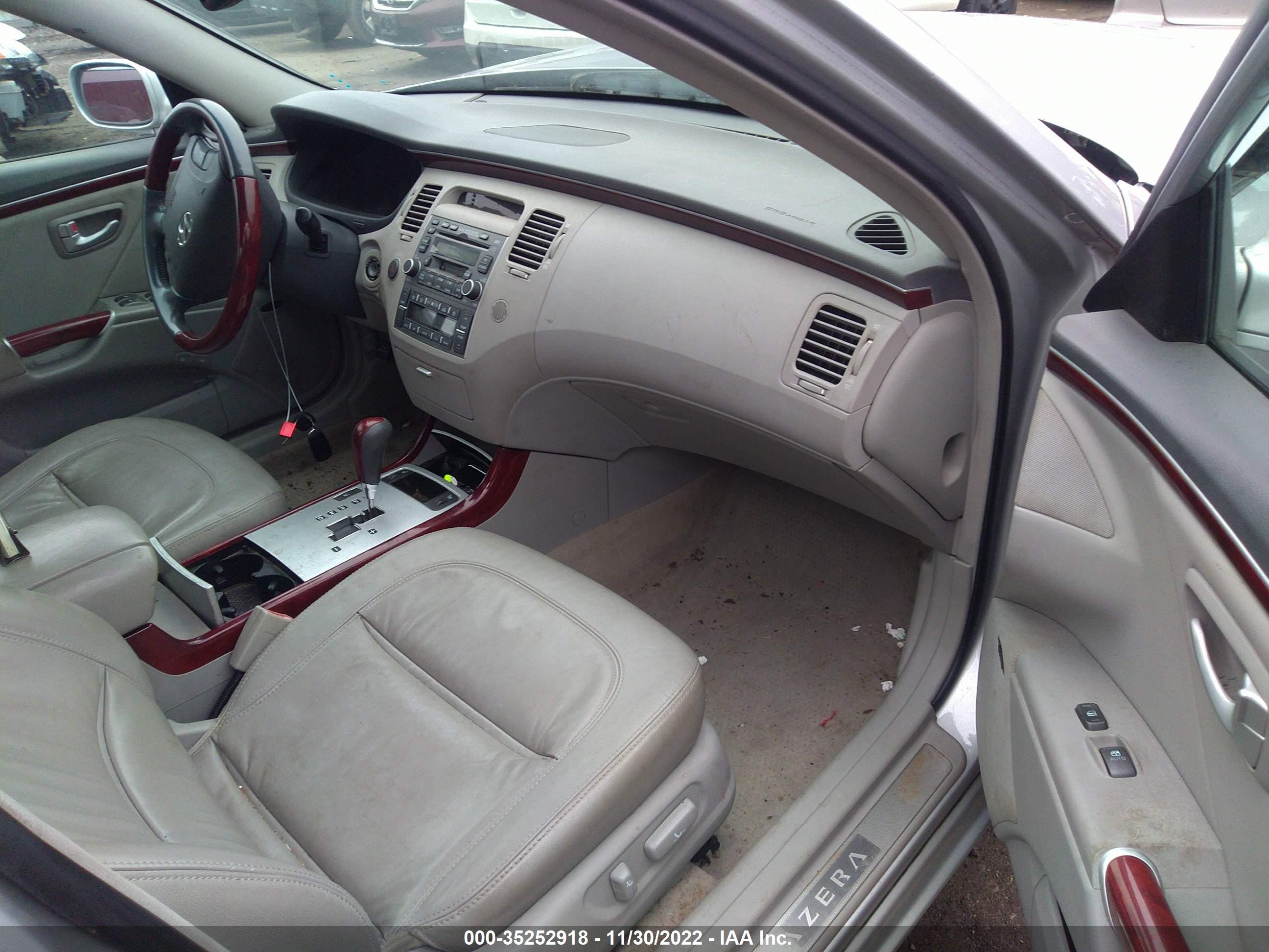 Photo 4 VIN: KMHFC46F26A130784 - HYUNDAI AZERA 