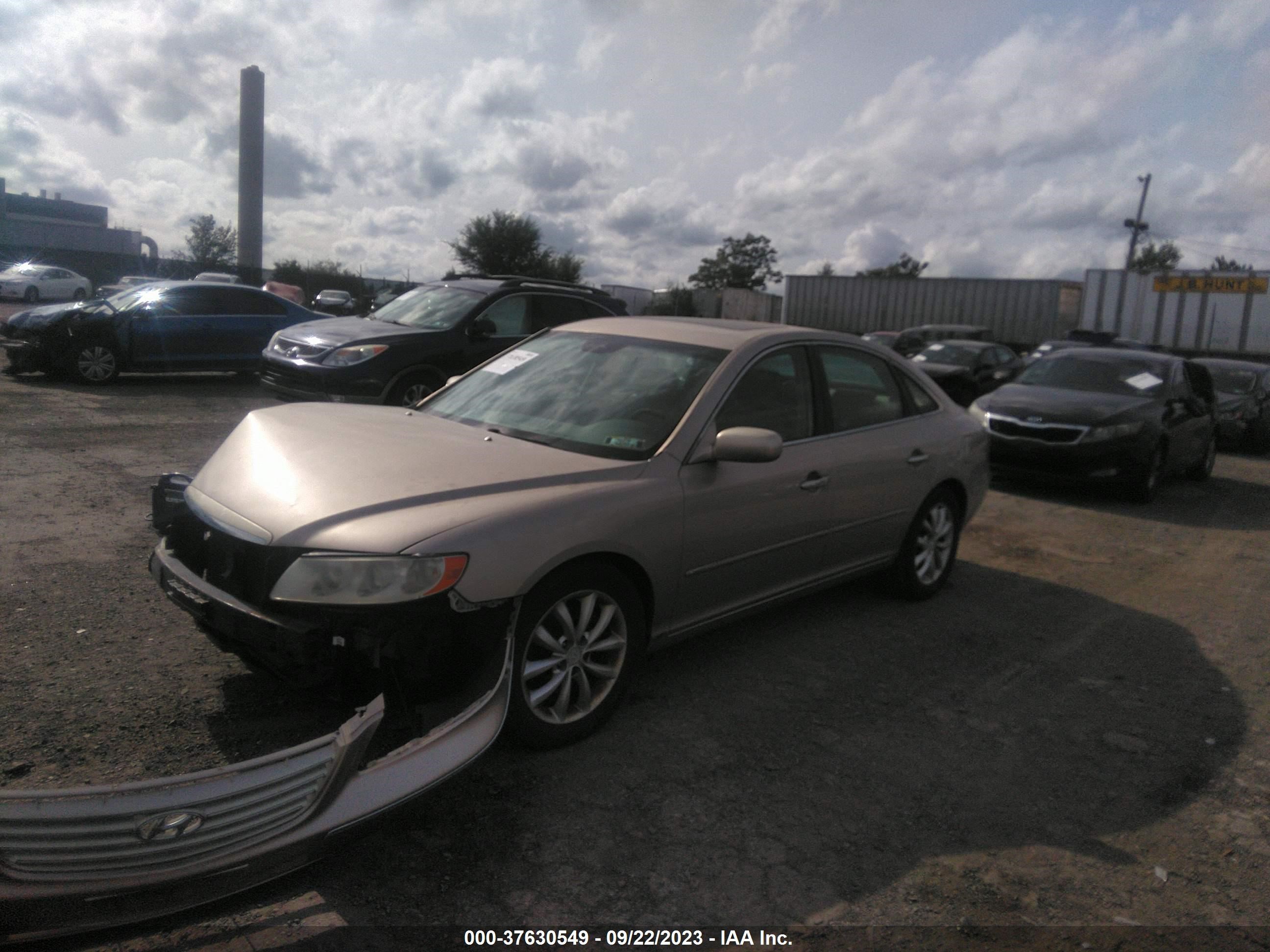 Photo 1 VIN: KMHFC46F27A147649 - HYUNDAI AZERA 