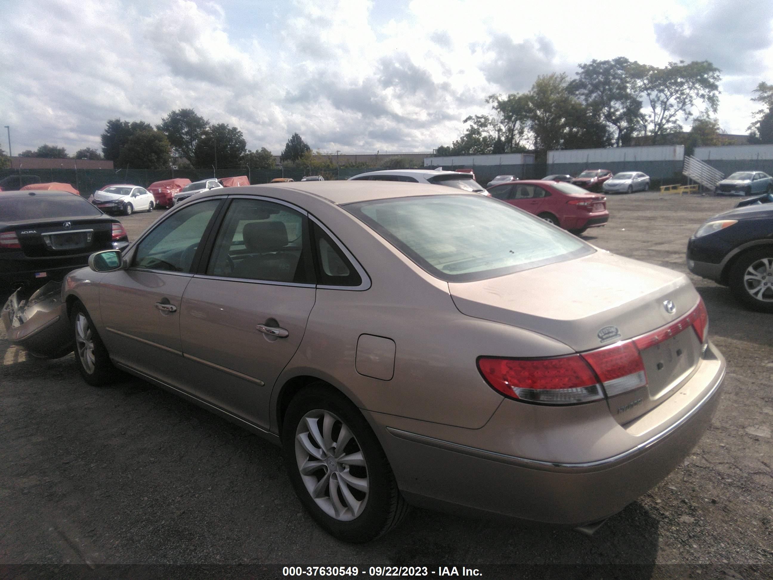 Photo 2 VIN: KMHFC46F27A147649 - HYUNDAI AZERA 