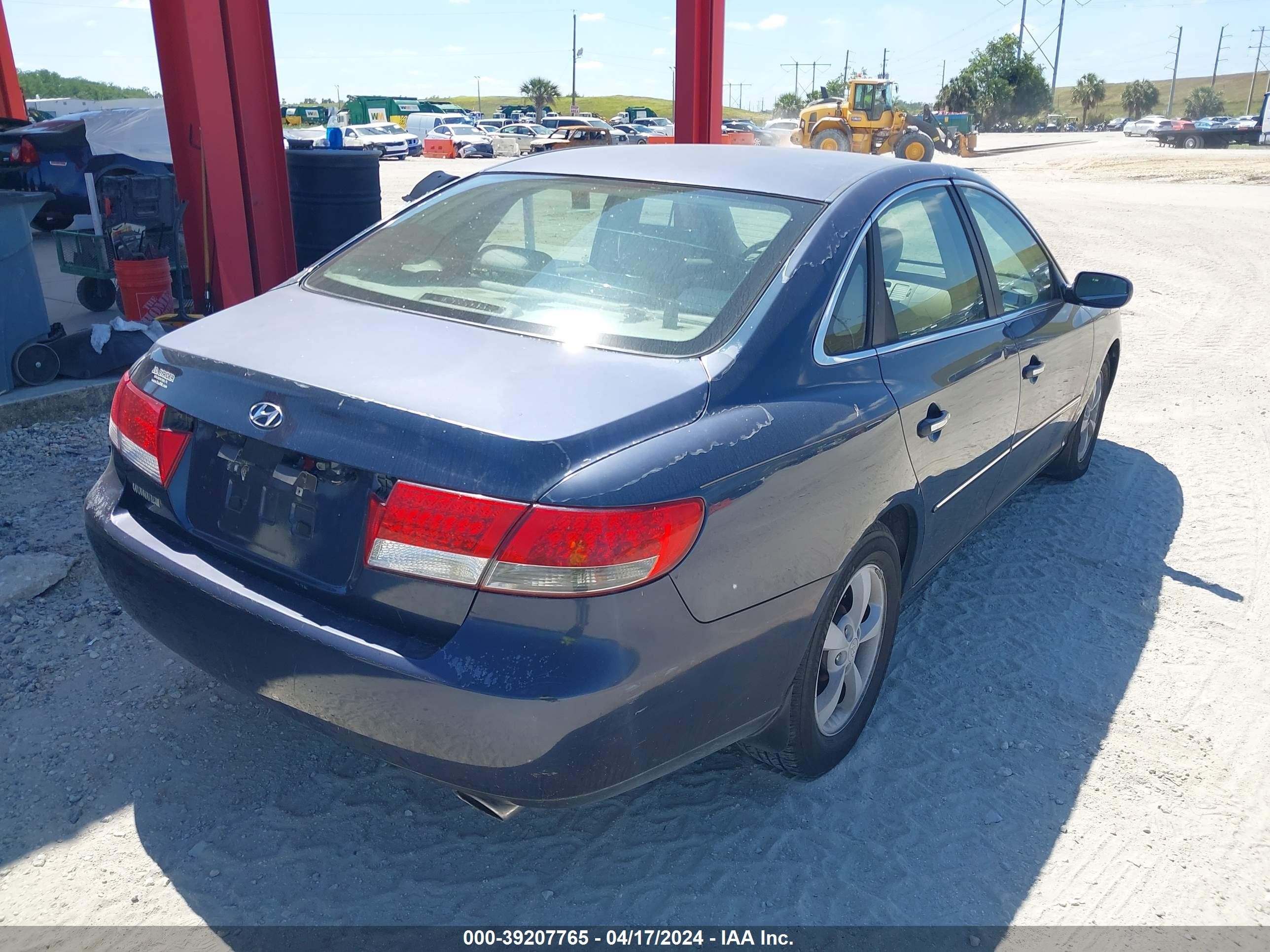 Photo 3 VIN: KMHFC46F27A157419 - HYUNDAI AZERA 