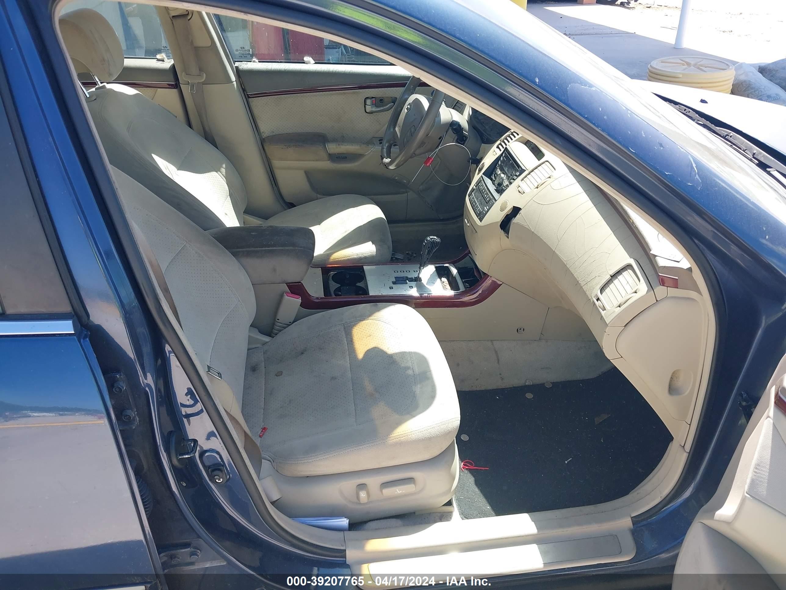 Photo 4 VIN: KMHFC46F27A157419 - HYUNDAI AZERA 