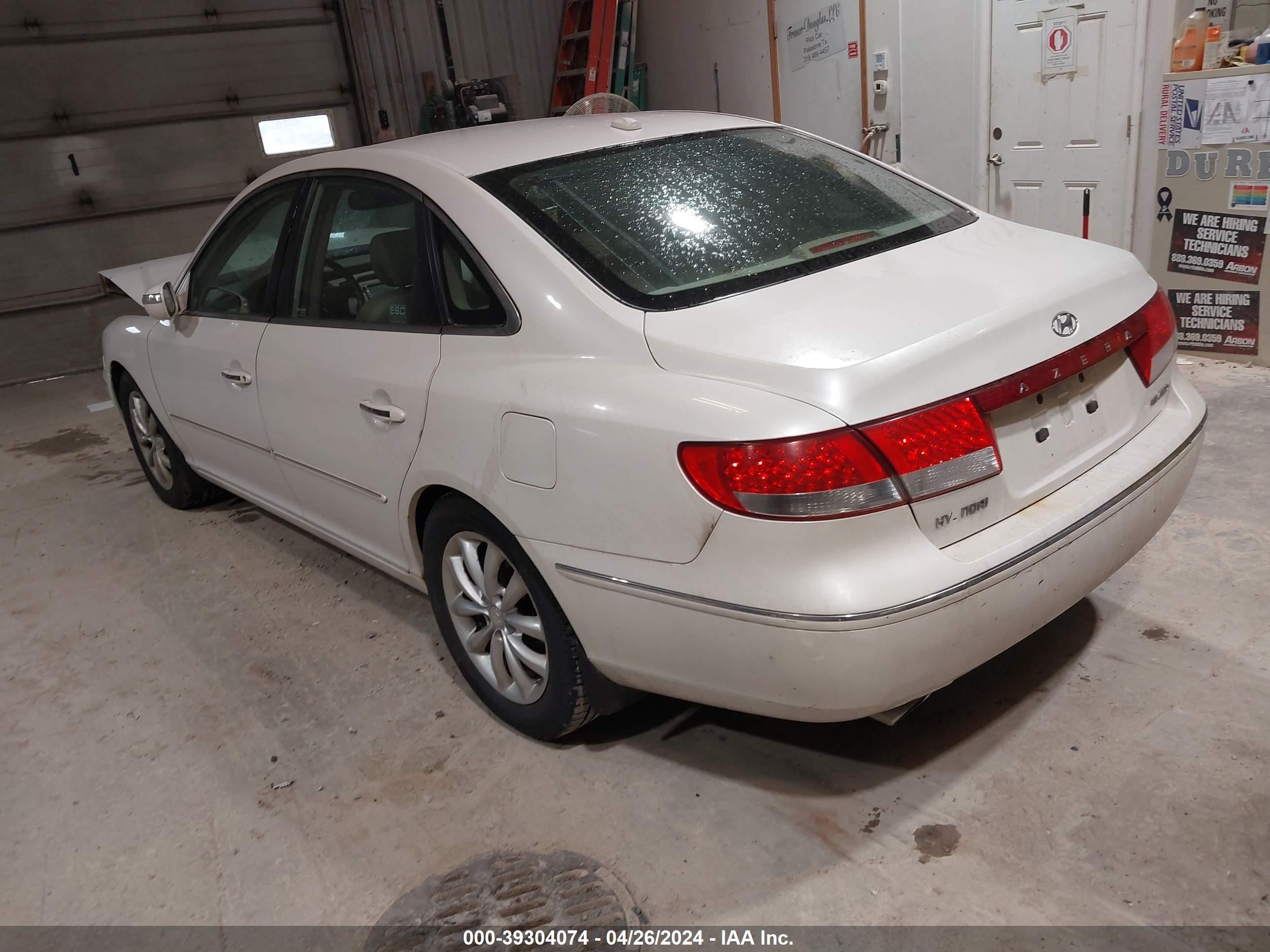 Photo 2 VIN: KMHFC46F28A309930 - HYUNDAI AZERA 