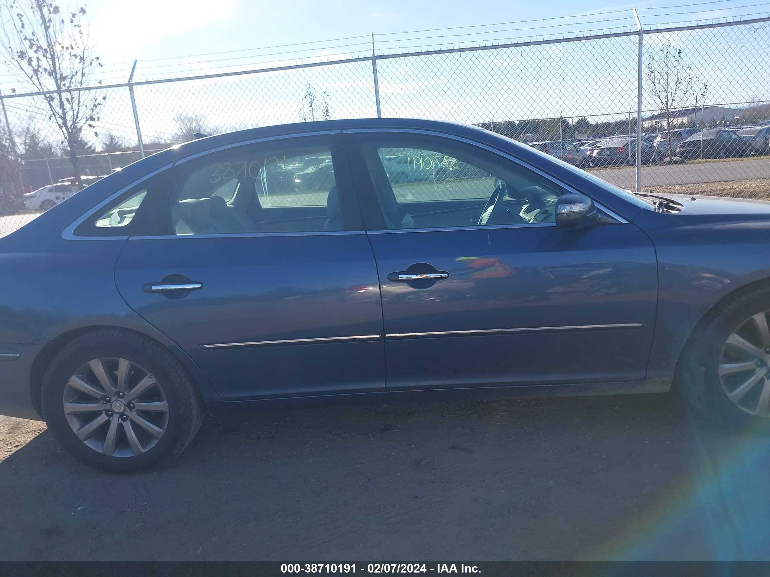 Photo 12 VIN: KMHFC46F29A342475 - HYUNDAI AZERA 