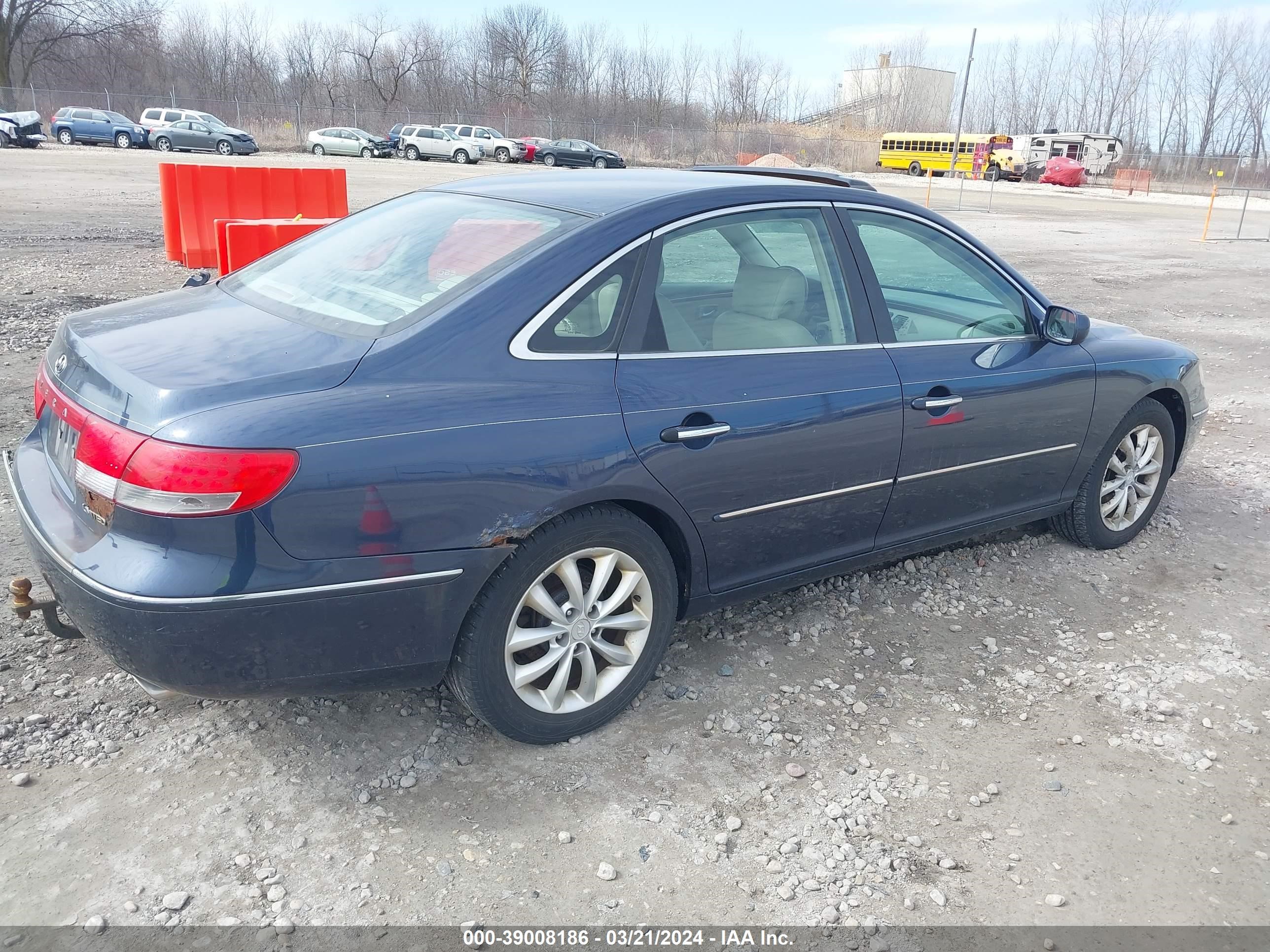 Photo 3 VIN: KMHFC46F36A100614 - HYUNDAI AZERA 