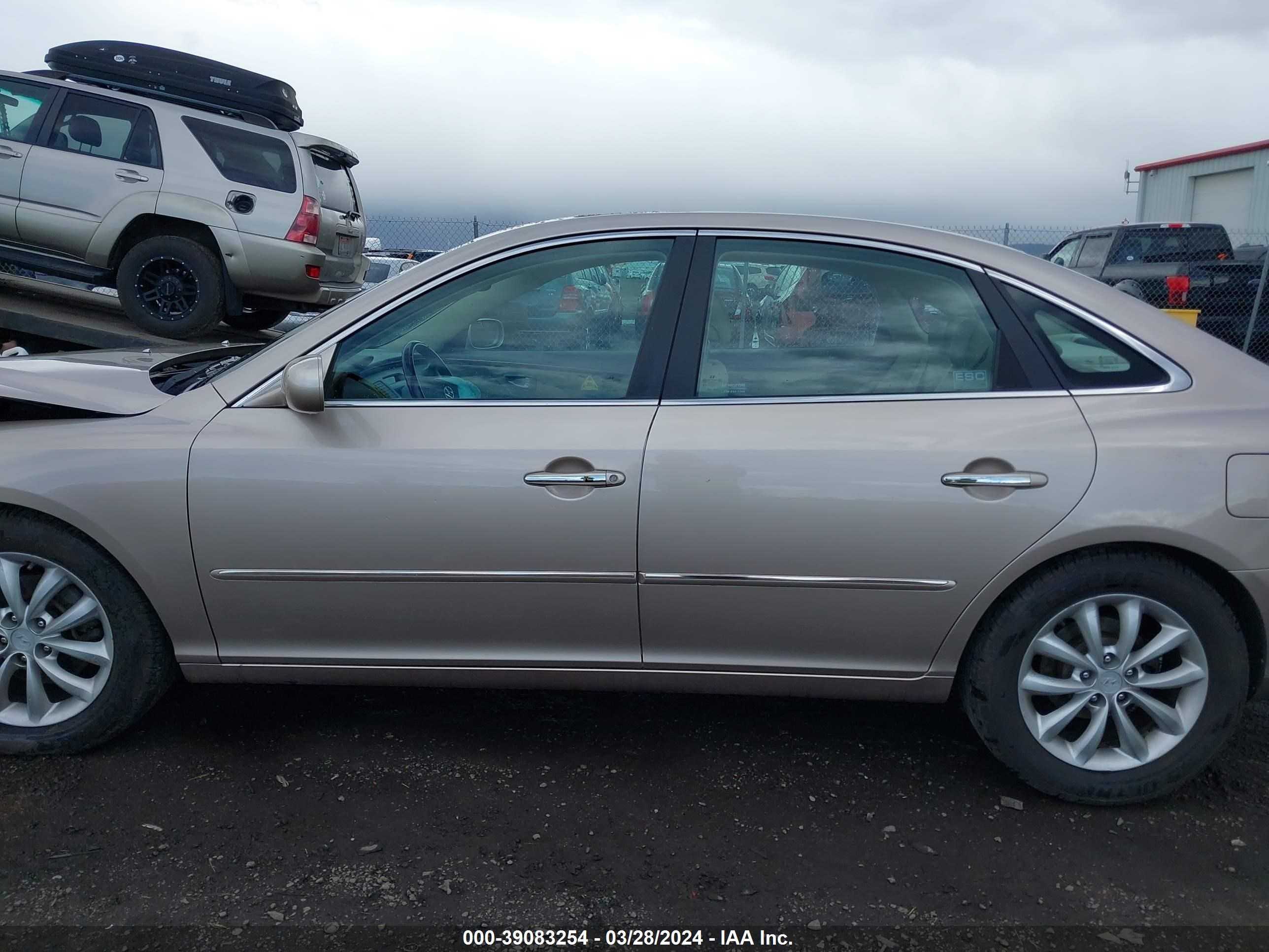 Photo 14 VIN: KMHFC46F37A210659 - HYUNDAI AZERA 