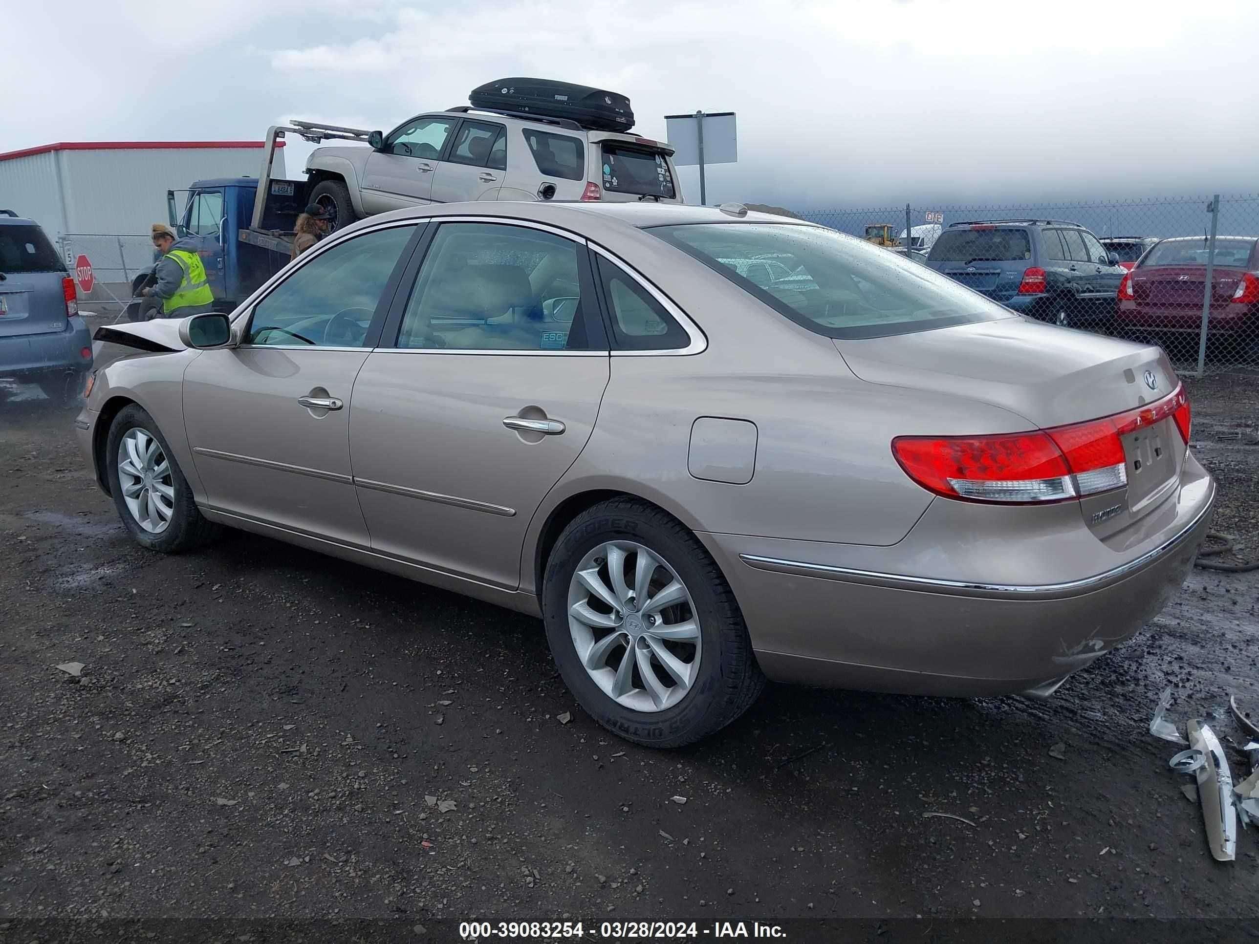 Photo 2 VIN: KMHFC46F37A210659 - HYUNDAI AZERA 