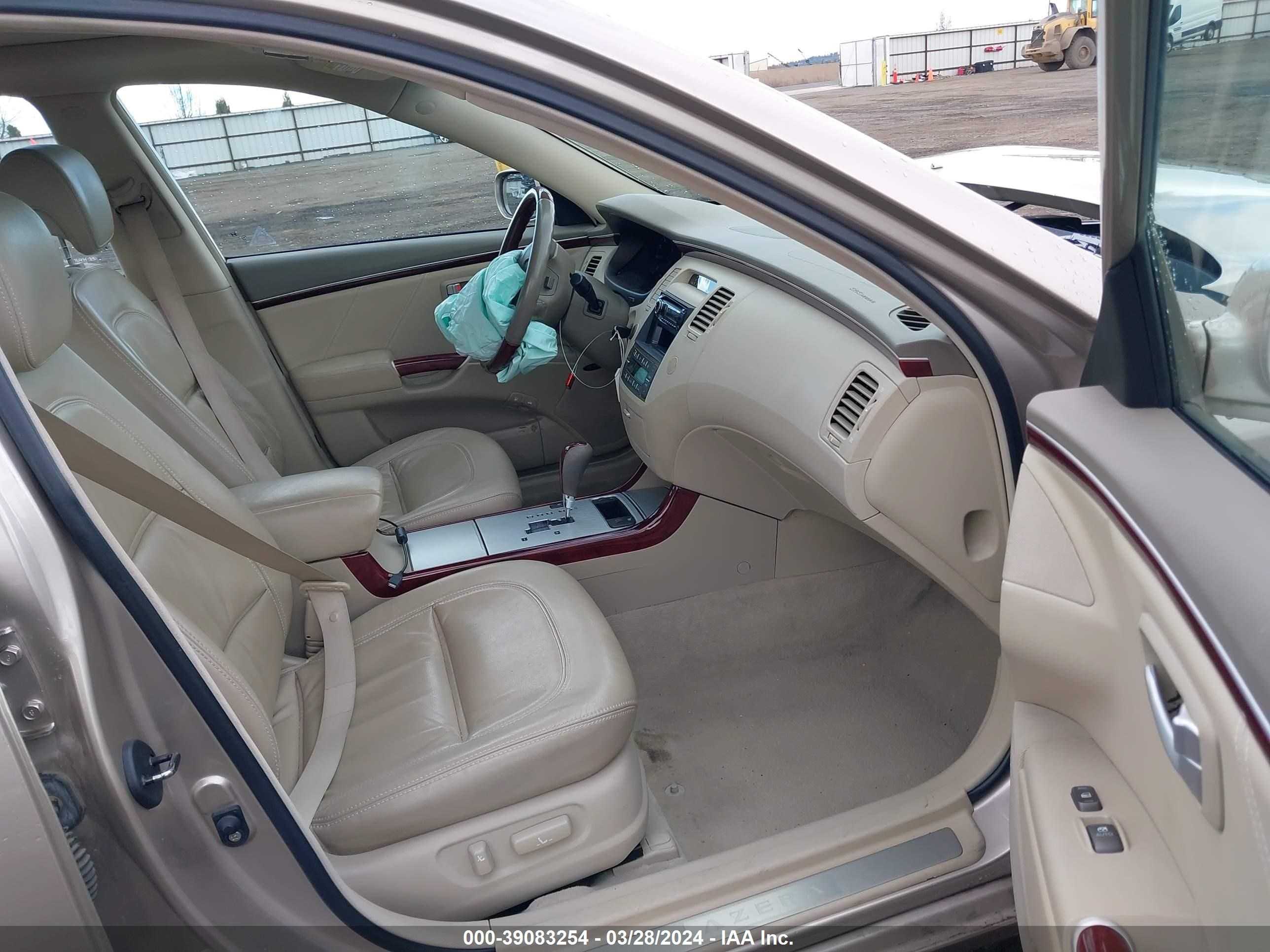 Photo 4 VIN: KMHFC46F37A210659 - HYUNDAI AZERA 