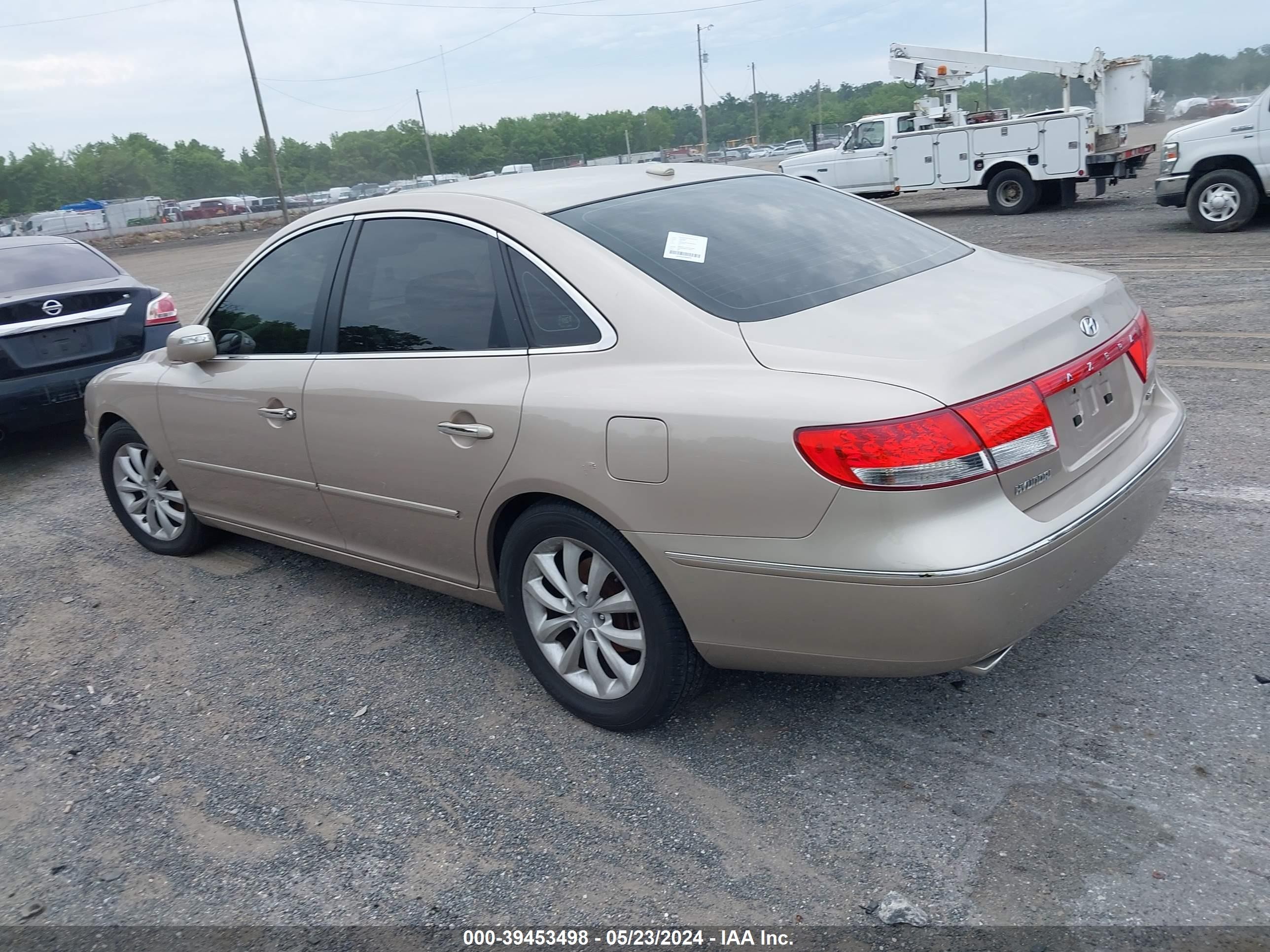 Photo 2 VIN: KMHFC46F38A263038 - HYUNDAI AZERA 