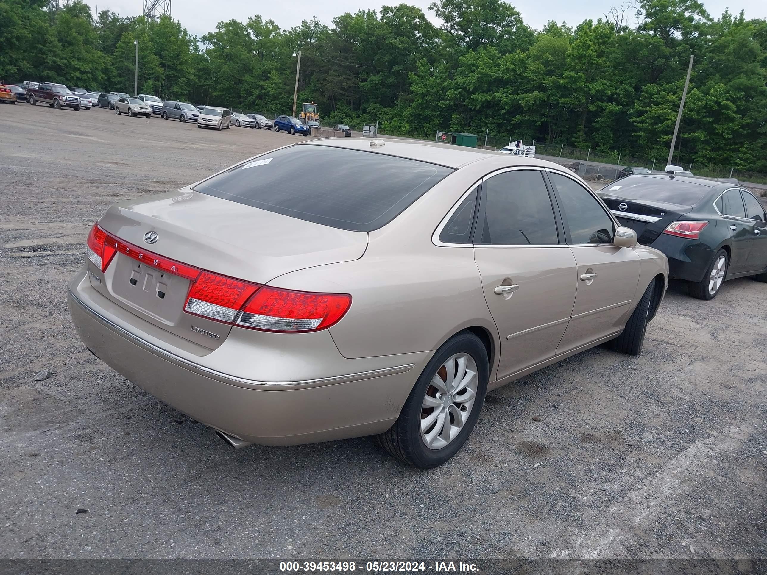 Photo 3 VIN: KMHFC46F38A263038 - HYUNDAI AZERA 