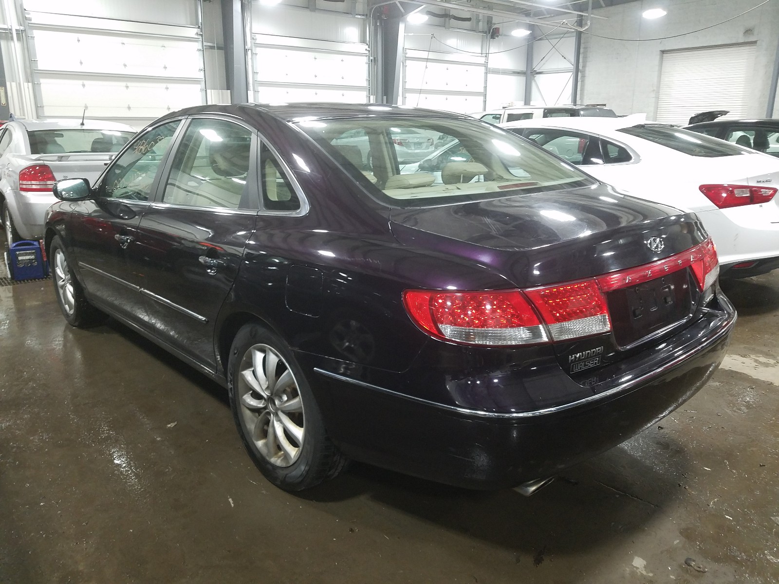 Photo 2 VIN: KMHFC46F46A100668 - HYUNDAI AZERA SE 