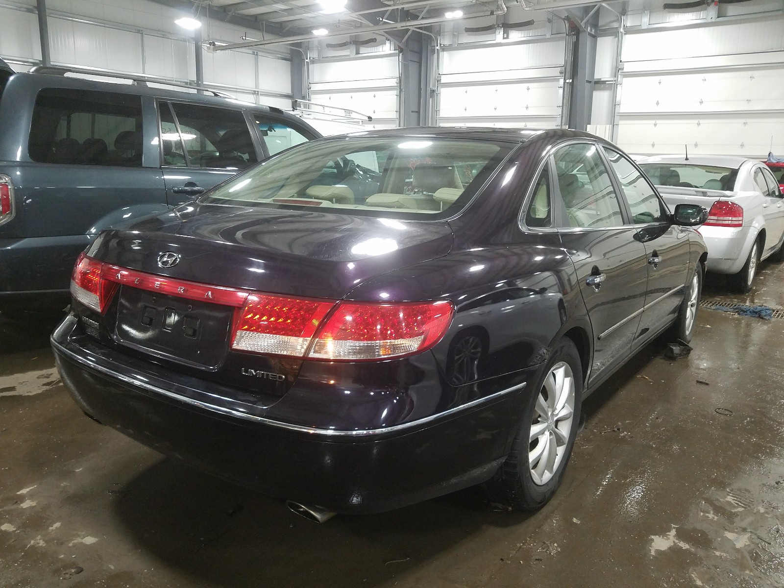 Photo 3 VIN: KMHFC46F46A100668 - HYUNDAI AZERA SE 