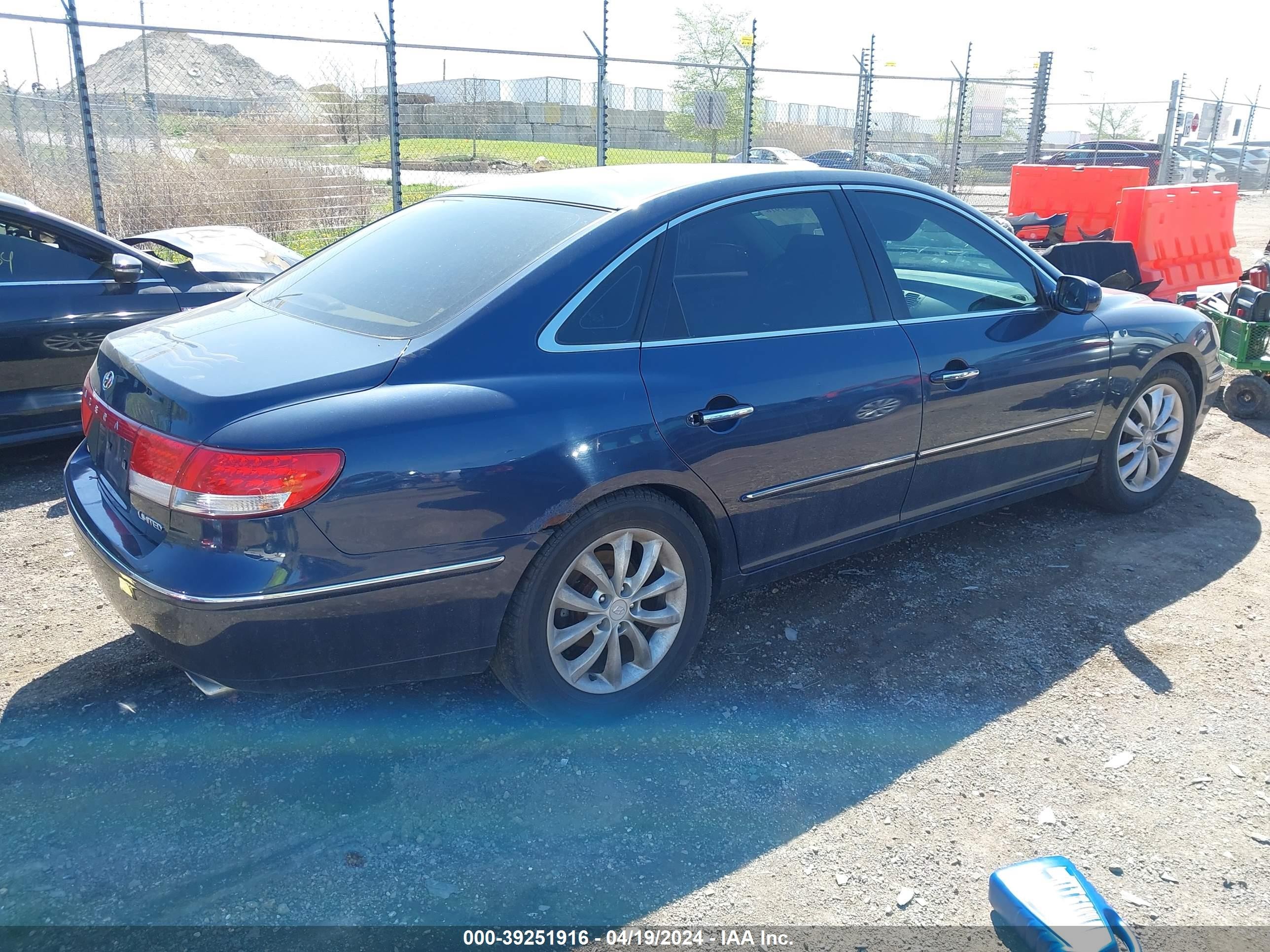 Photo 3 VIN: KMHFC46F47A138757 - HYUNDAI AZERA 