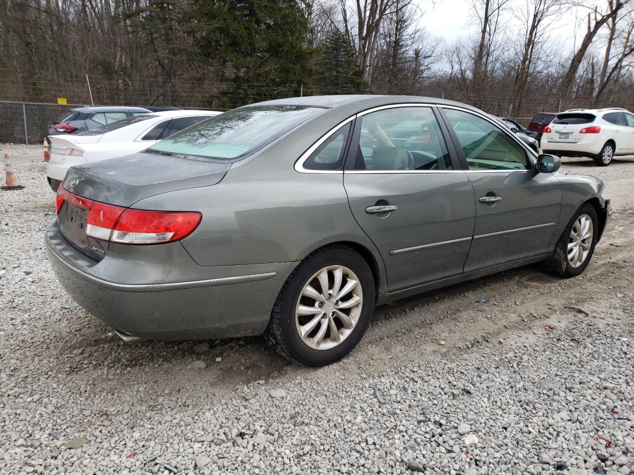 Photo 2 VIN: KMHFC46F47A183357 - HYUNDAI AZERA 