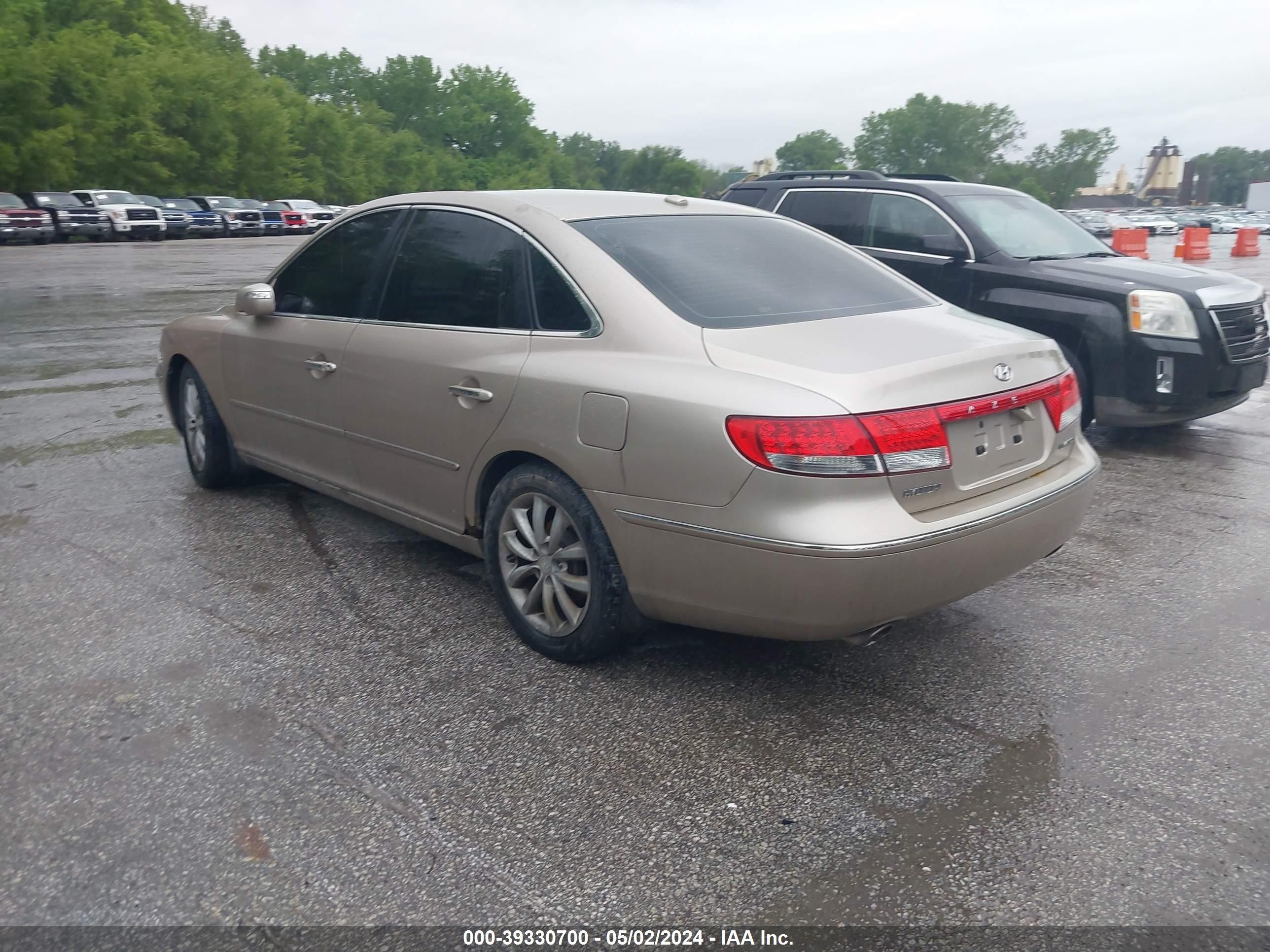 Photo 2 VIN: KMHFC46F48A252680 - HYUNDAI AZERA 