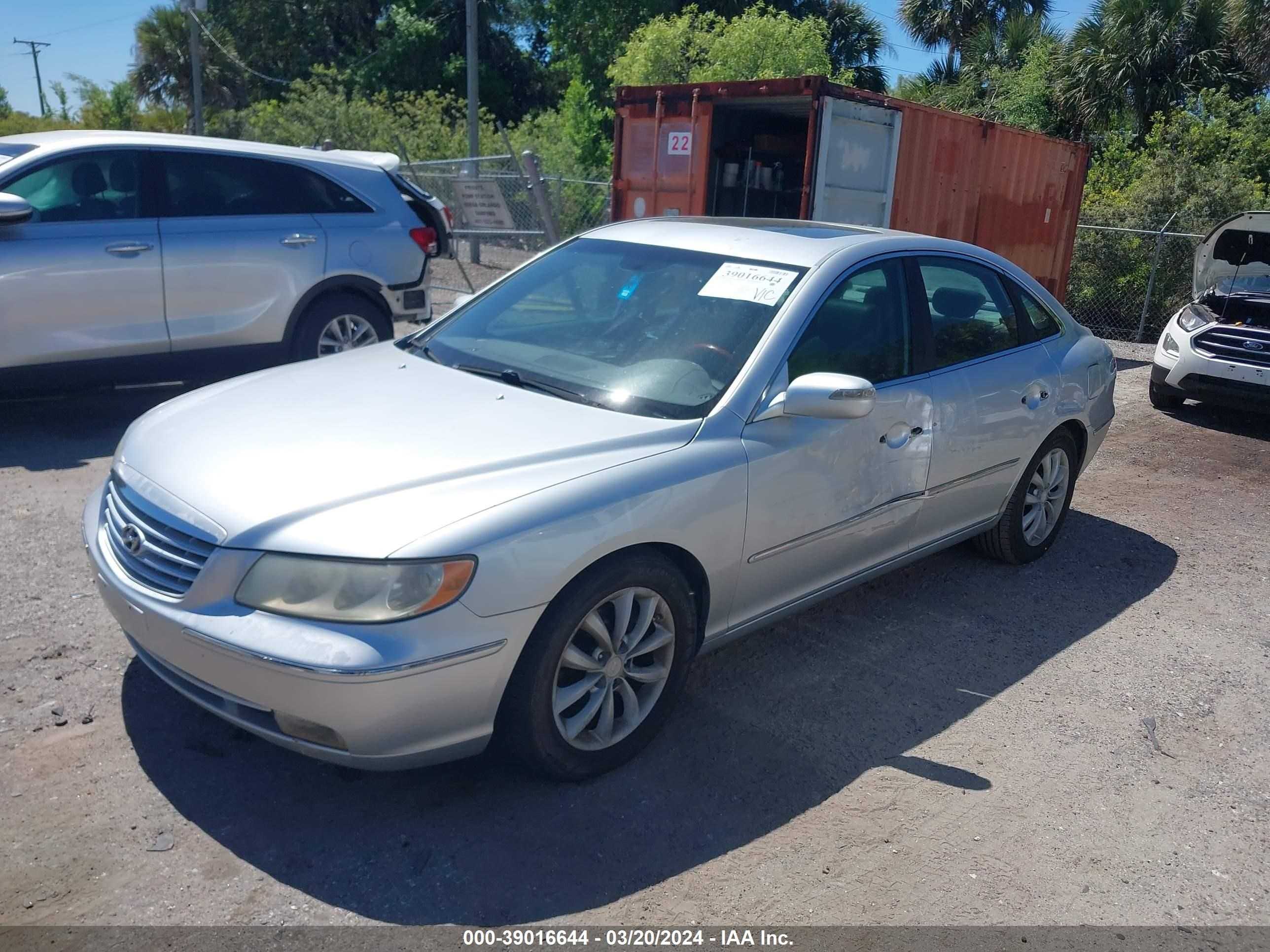 Photo 1 VIN: KMHFC46F48A319021 - HYUNDAI AZERA 