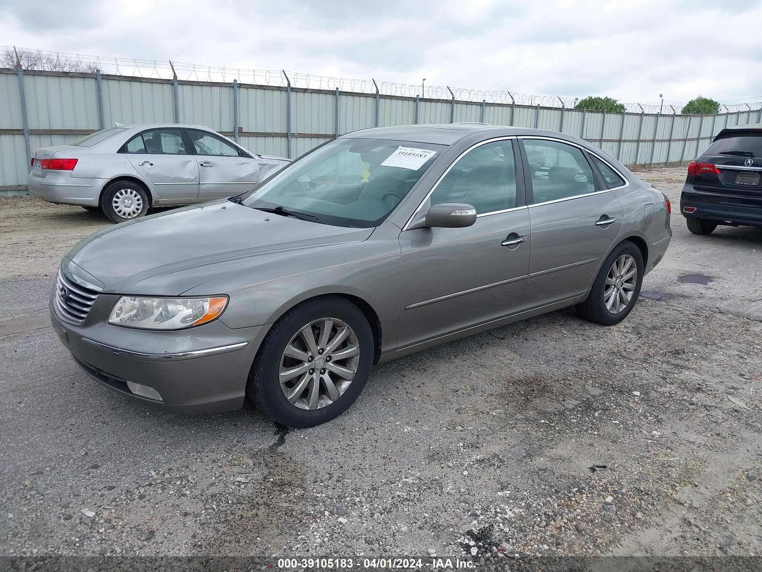 Photo 1 VIN: KMHFC46F49A373761 - HYUNDAI AZERA 