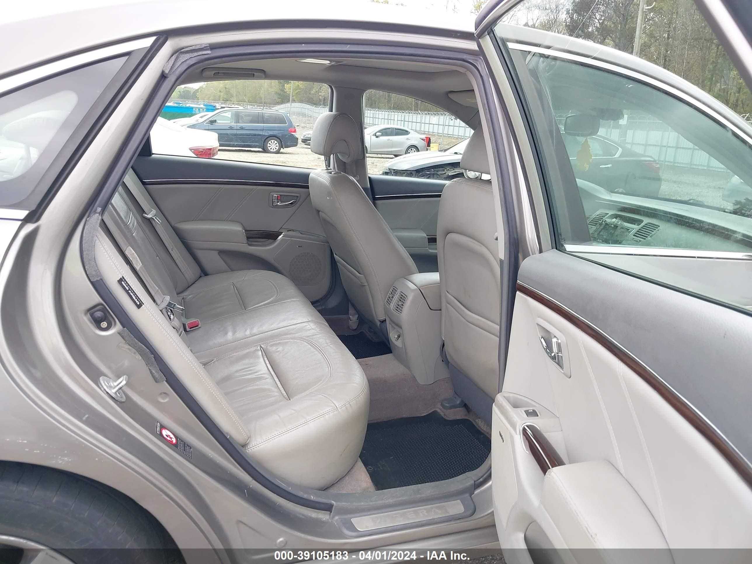 Photo 7 VIN: KMHFC46F49A373761 - HYUNDAI AZERA 