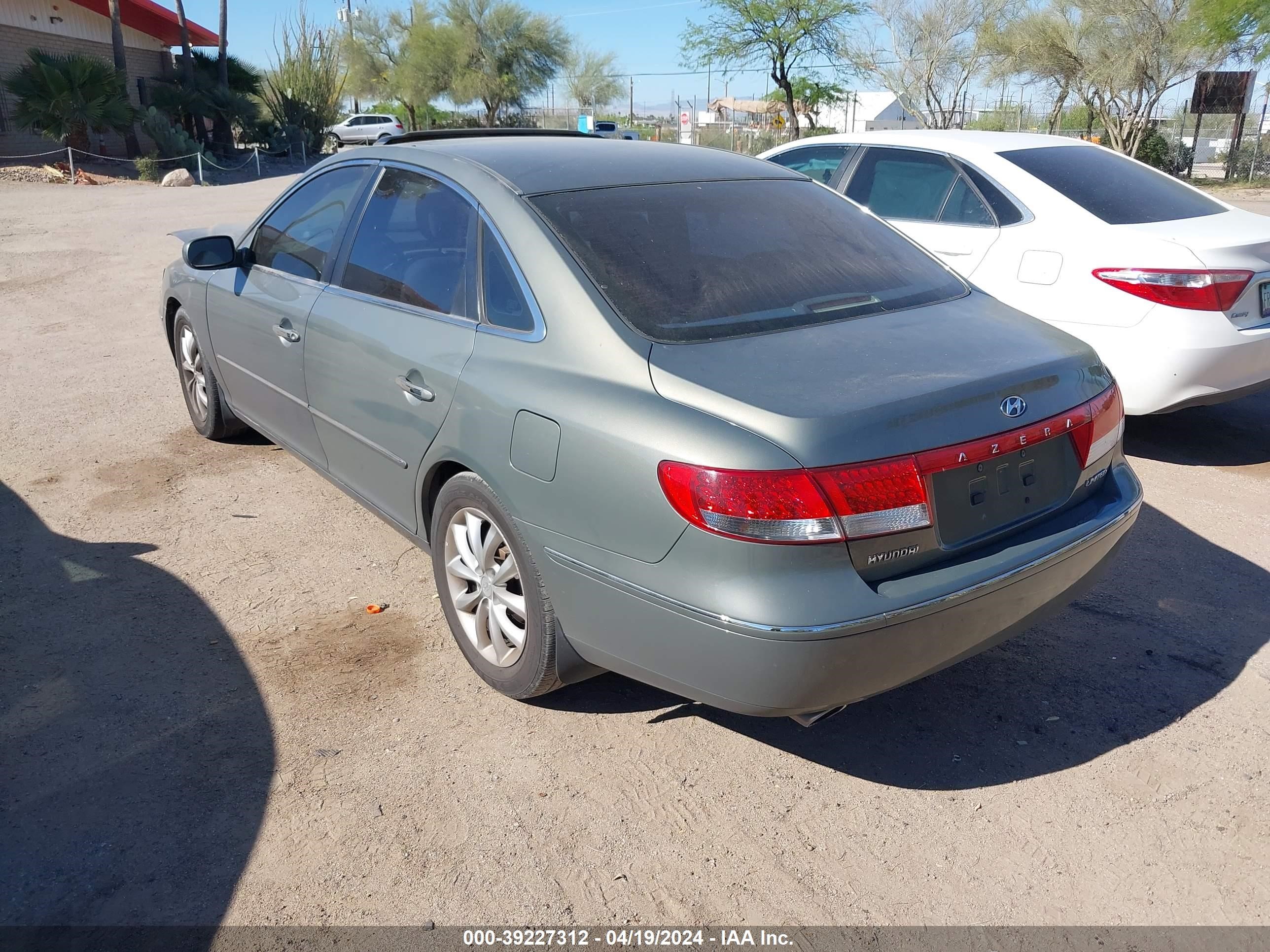 Photo 2 VIN: KMHFC46F56A123750 - HYUNDAI AZERA 