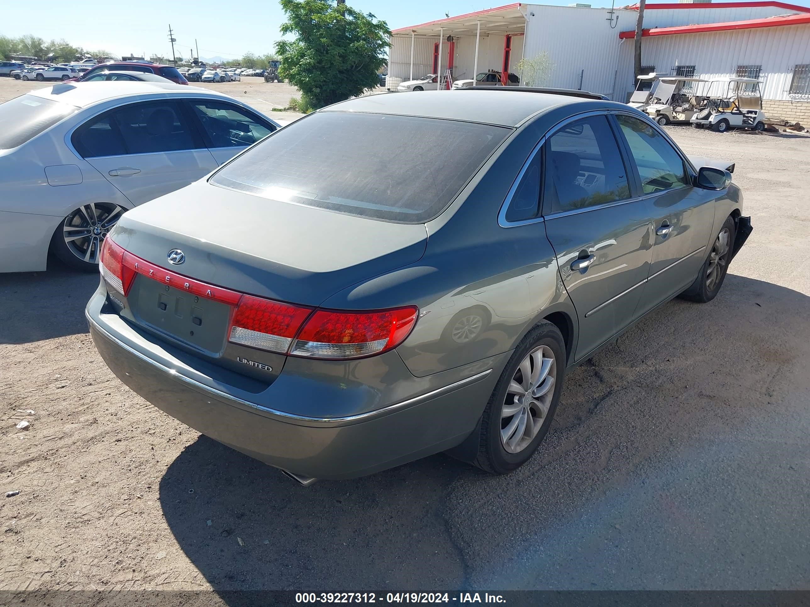 Photo 3 VIN: KMHFC46F56A123750 - HYUNDAI AZERA 