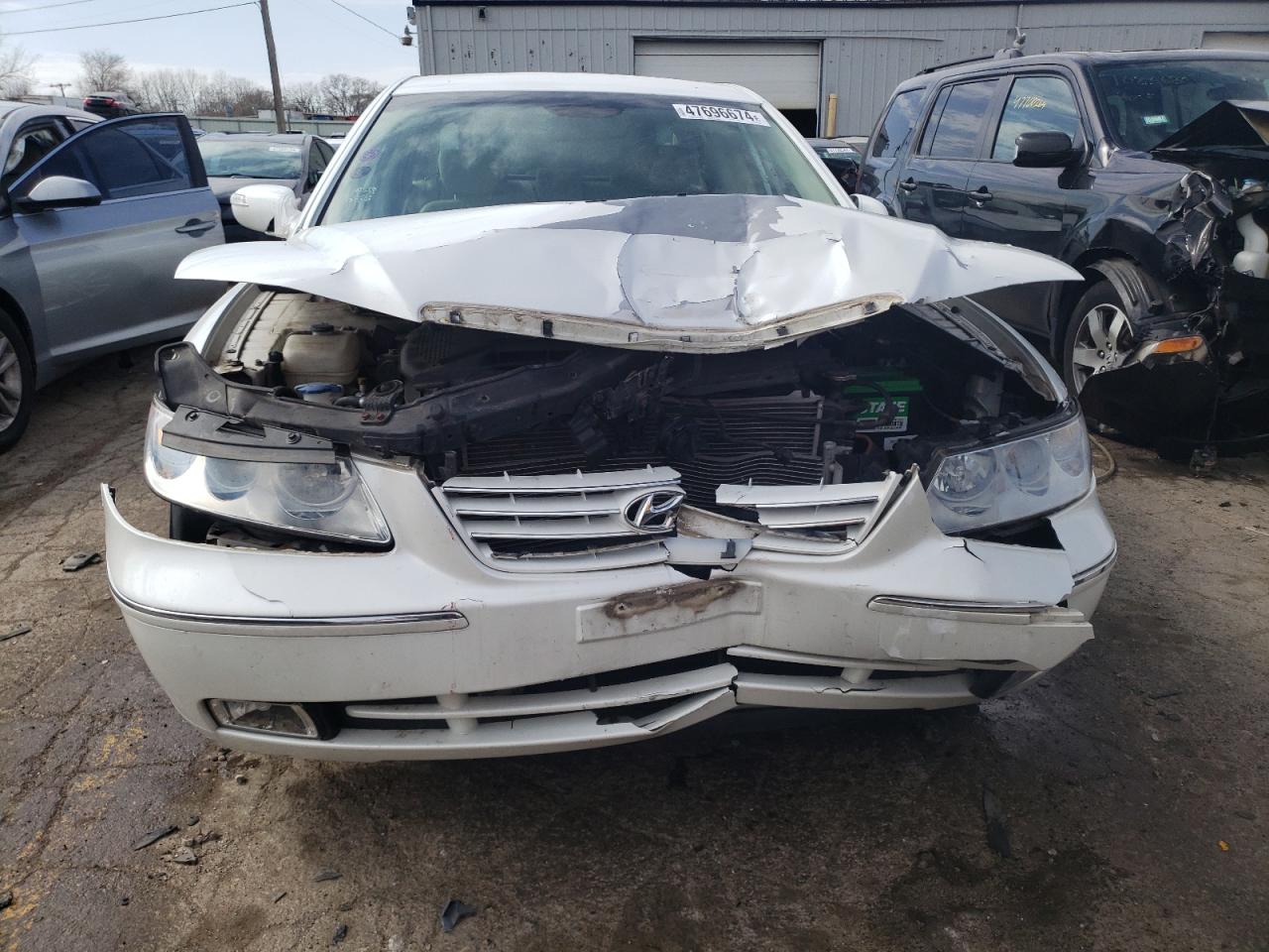 Photo 4 VIN: KMHFC46F58A290581 - HYUNDAI AZERA 