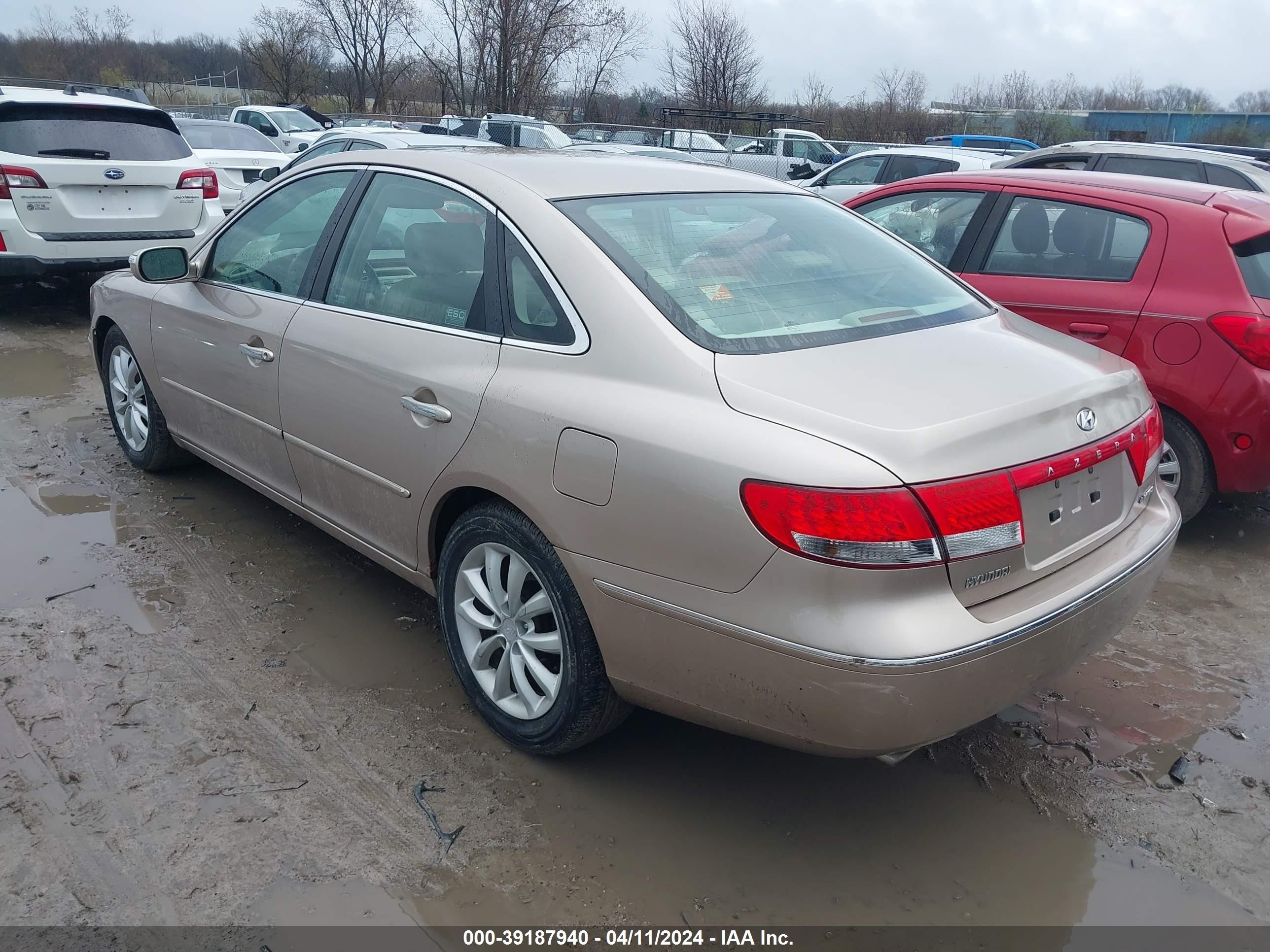 Photo 2 VIN: KMHFC46F67A180864 - HYUNDAI AZERA 